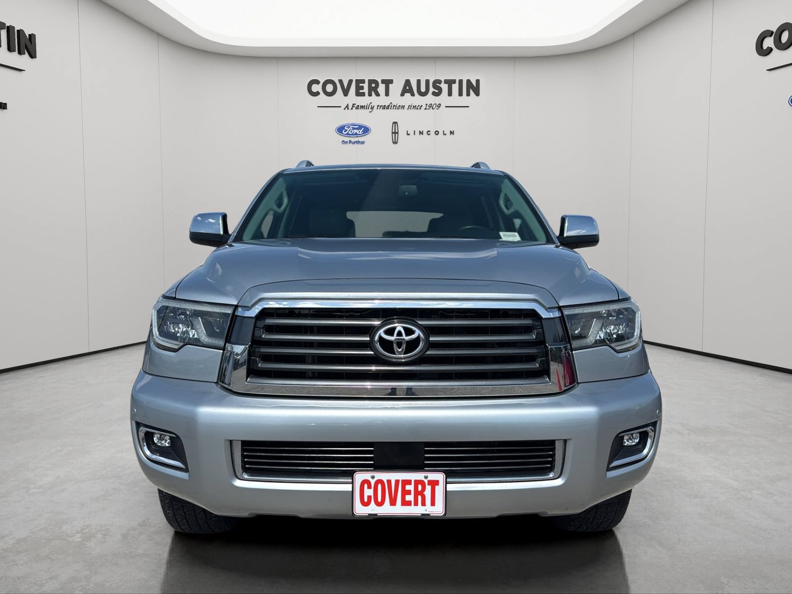 Used 2021 Toyota Sequoia Limited w/ Safety & Convenience Package AWD/4WD image 9