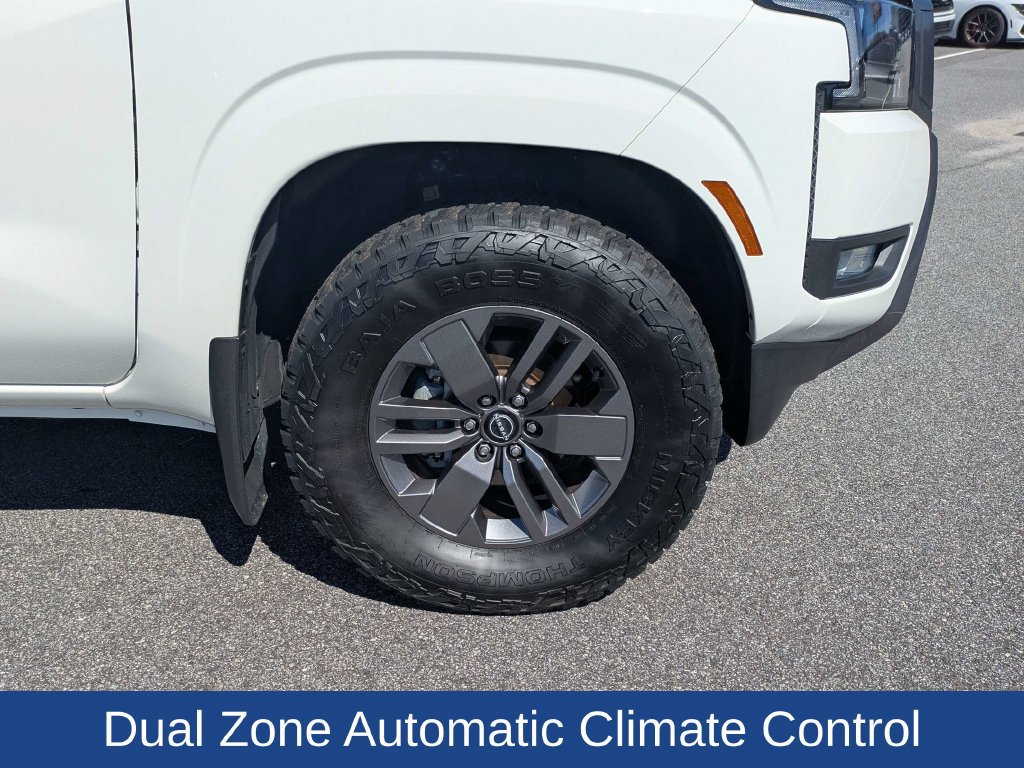 Used 2025 Nissan Frontier SV w/ SV Convenience Package AWD/4WD image 12