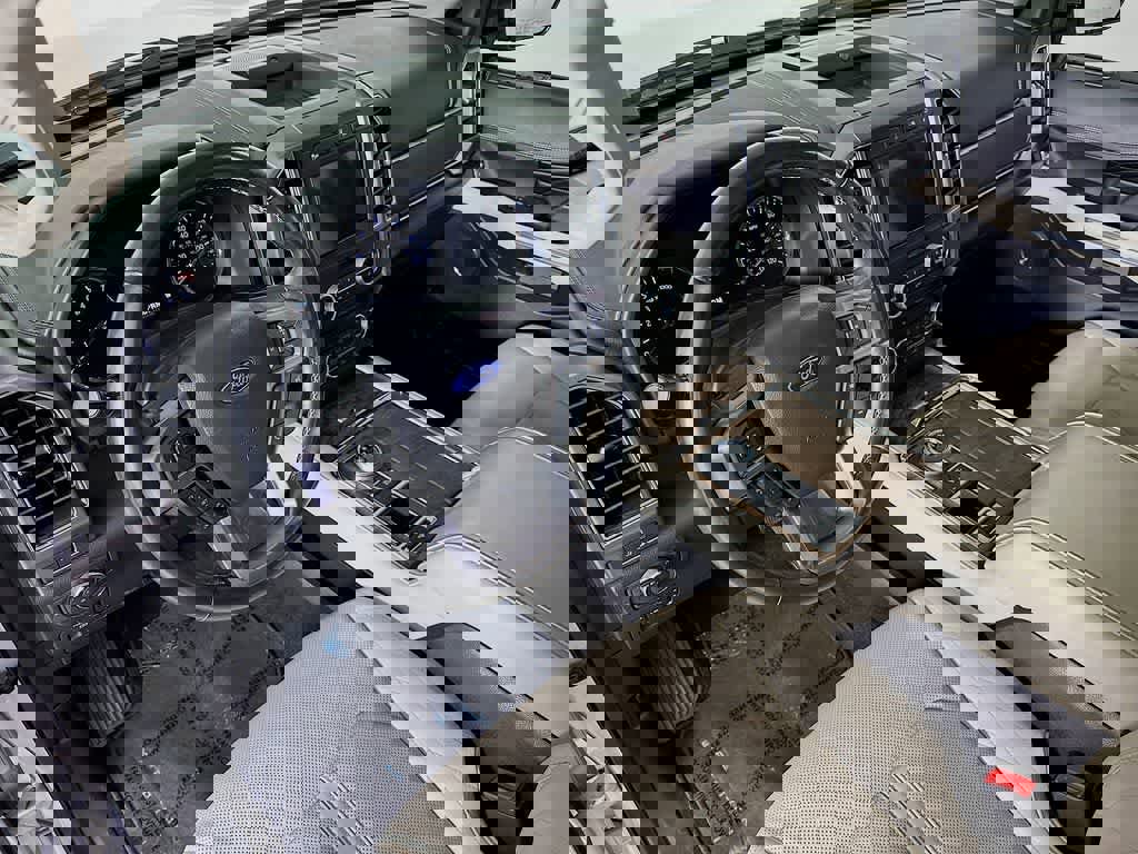 Certified 2018 Ford Expedition Platinum image 2