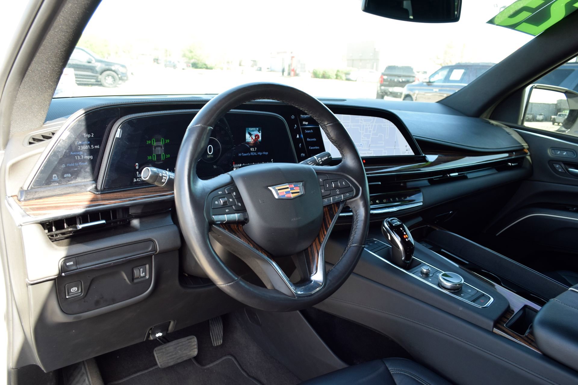 Used 2023 Cadillac Escalade Luxury image 17