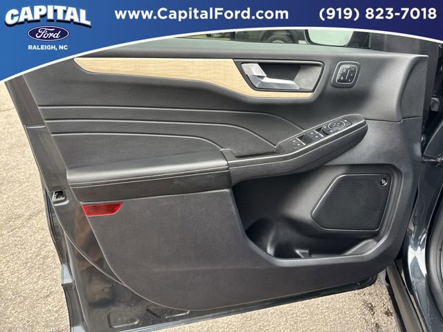 Certified 2022 Ford Escape Titanium w/ Titanium Elite Package image 19