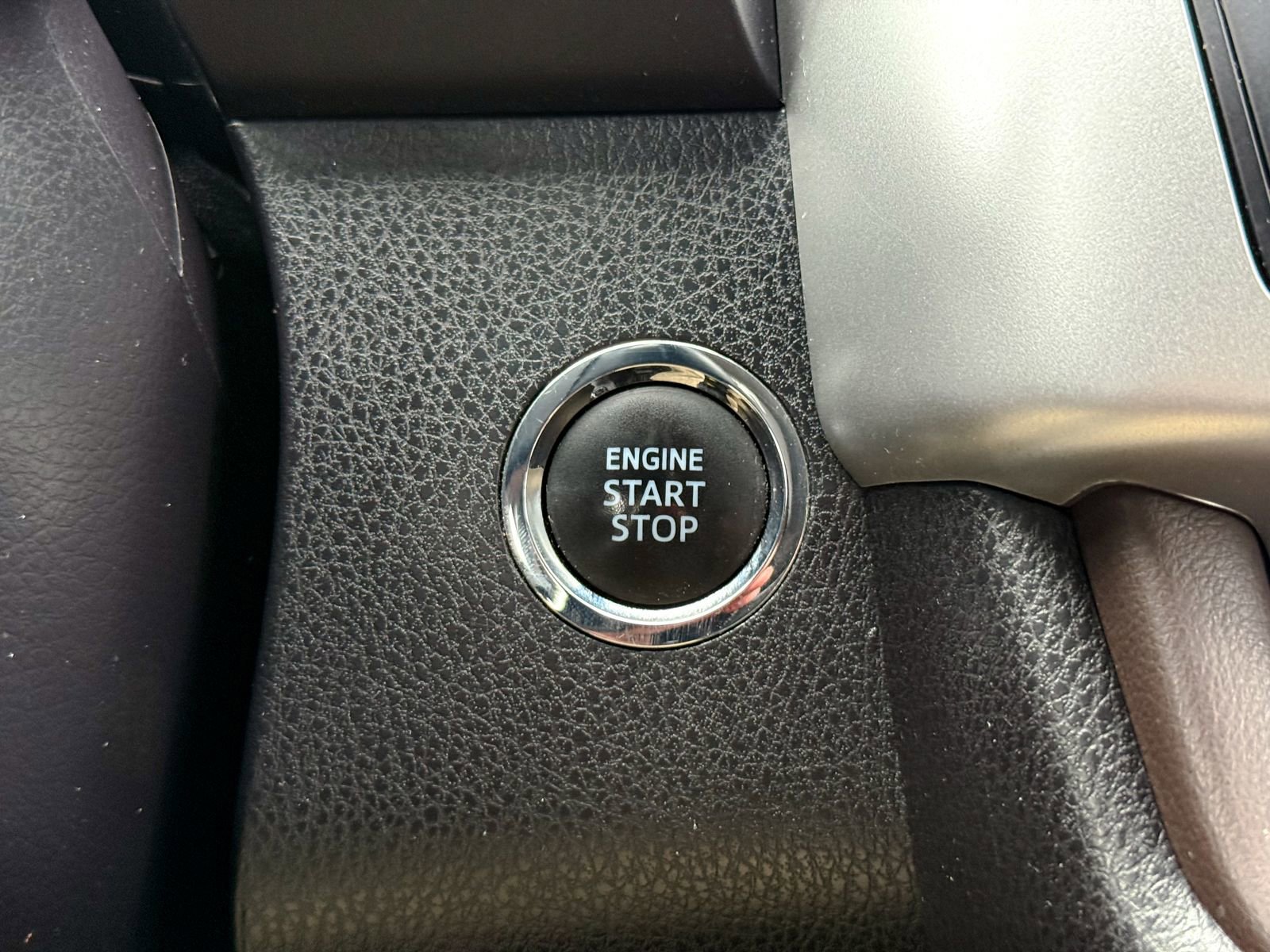 Used 2019 Toyota Highlander XLE AWD/4WD image 28