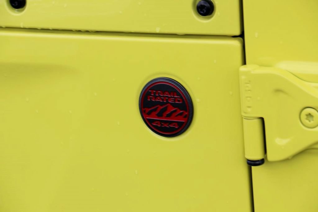 Used 2024 Jeep Wrangler Unlimited Rubicon AWD/4WD image 11