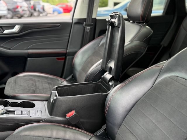 Certified 2022 Ford Escape SEL w/ SEL Stealth AWD Package image 25