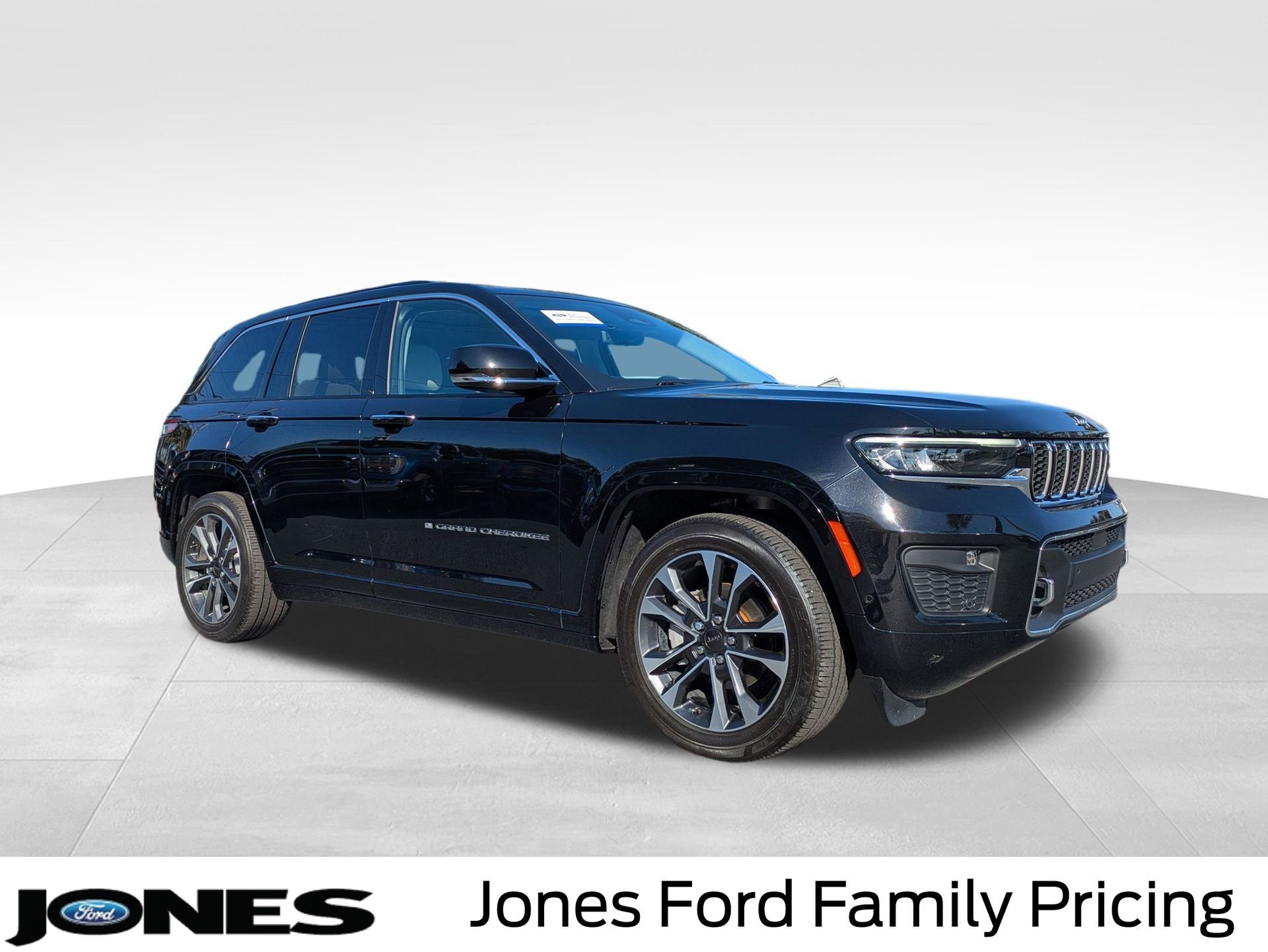 Used 2022 Jeep Grand Cherokee Overland w/ Luxury Tech Group IV image 1