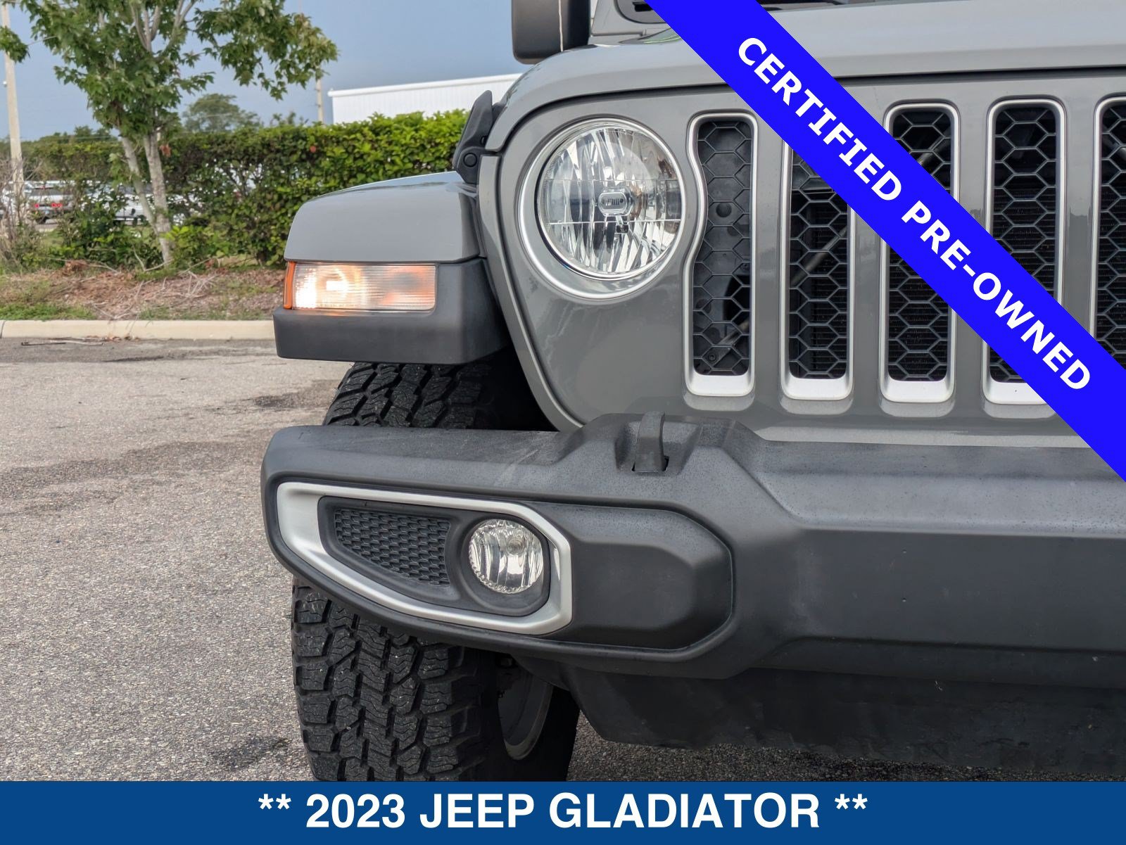 Used 2023 Jeep Gladiator Overland AWD/4WD image 10
