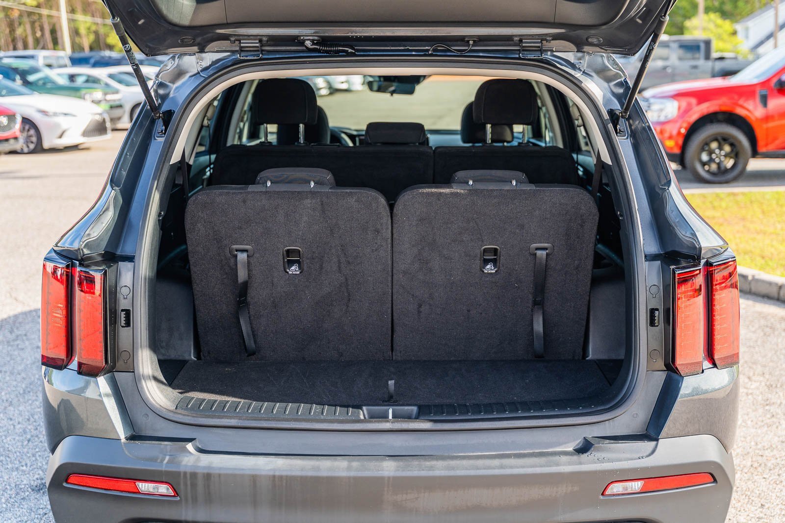 Used 2023 Kia Sorento LX image 15