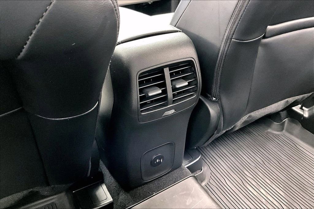 Certified 2023 Ford Escape Platinum image 33