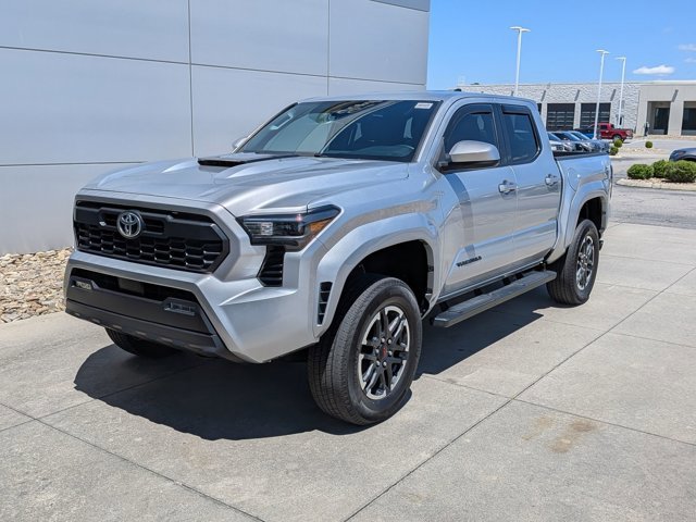Used 2024 Toyota Tacoma TRD Sport AWD/4WD image 8