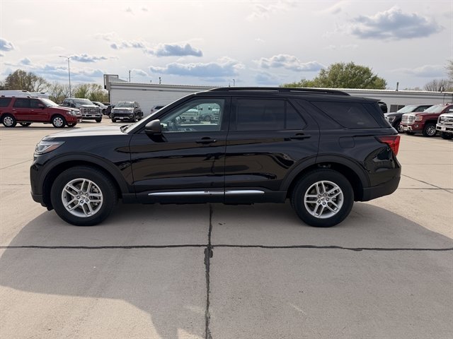 Certified 2025 Ford Explorer Active AWD/4WD image 11