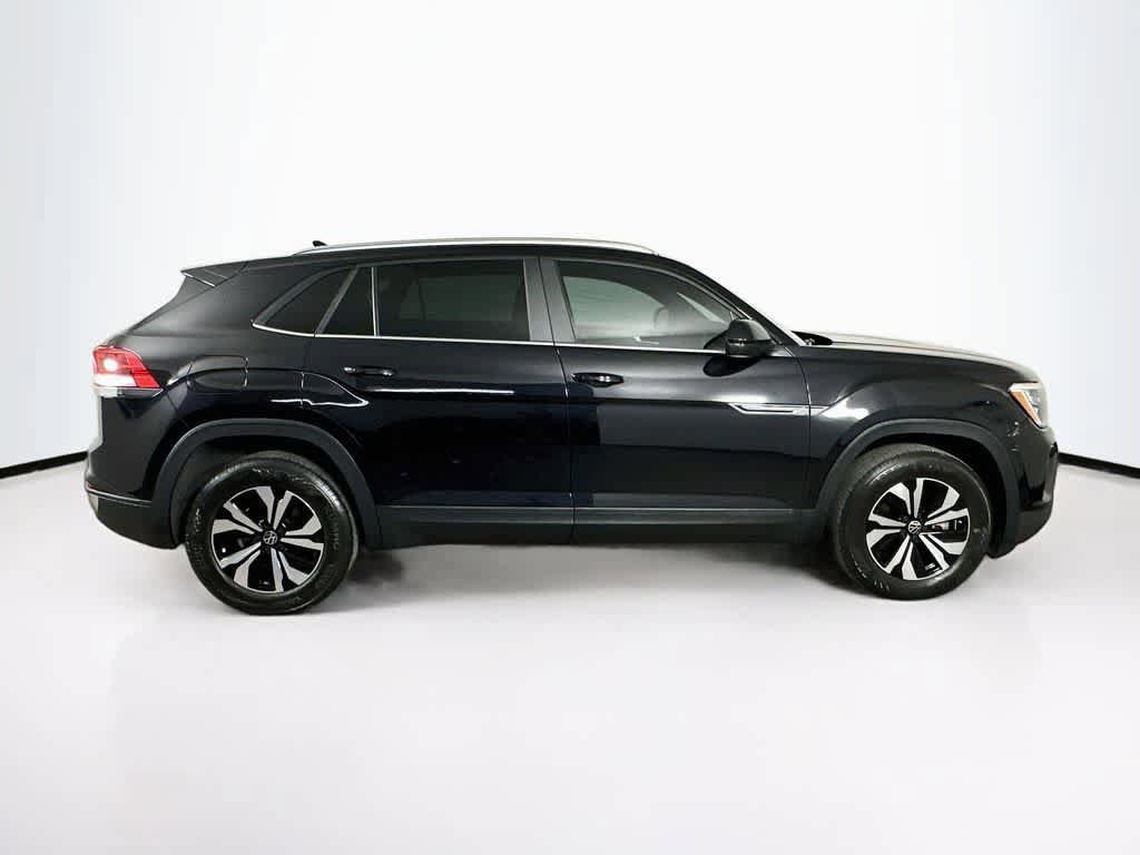 Used 2024 Volkswagen Atlas Cross Sport SE FWD image 6