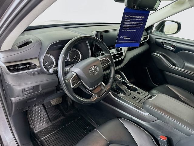 Used 2022 Toyota Highlander XLE image 15
