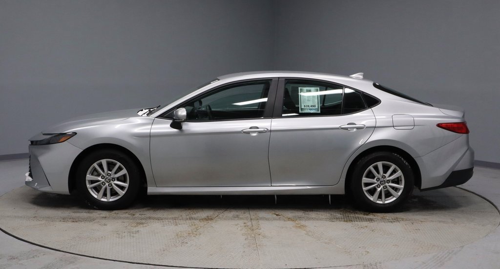 Used 2025 Toyota Camry LE image 8