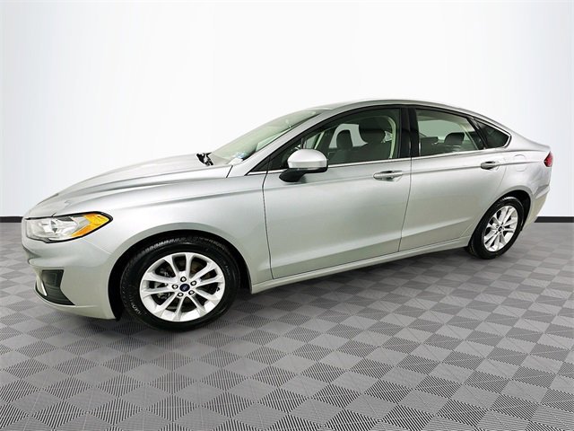Certified 2020 Ford Fusion SE image 2