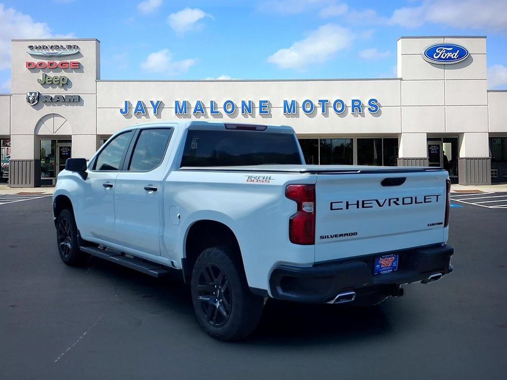 Used 2024 Chevrolet Silverado 1500 Custom Trail Boss w/ LPO, Dark Essentials Package AWD/4WD image 5