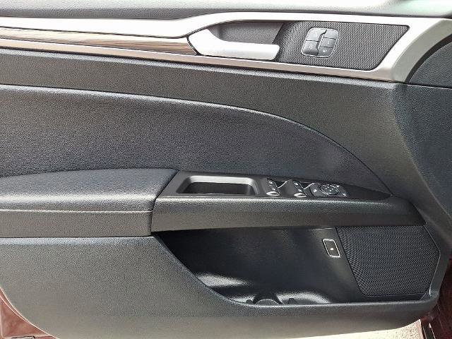 Certified 2017 Ford Fusion Energi SE image 12