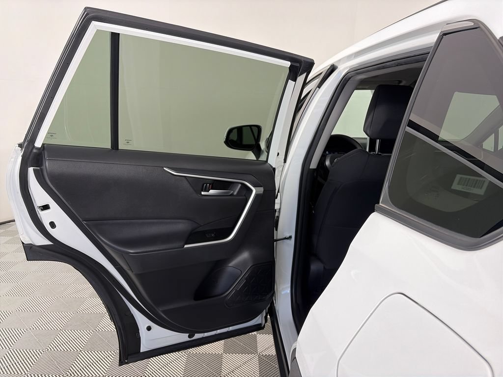 Used 2024 Toyota RAV4 XLE AWD/4WD image 12