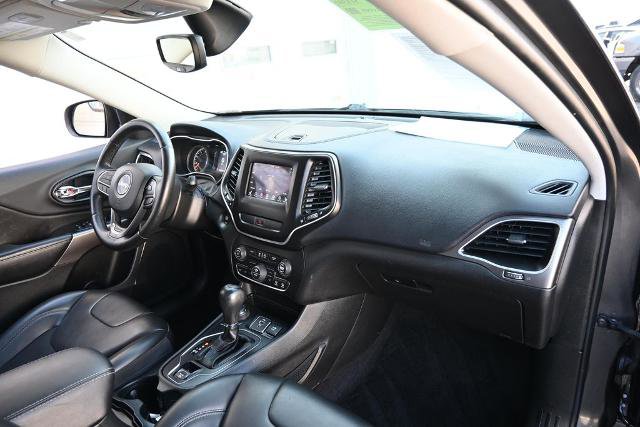 Used 2019 Jeep Cherokee Latitude Plus w/ Comfort/Convenience Group AWD/4WD image 21