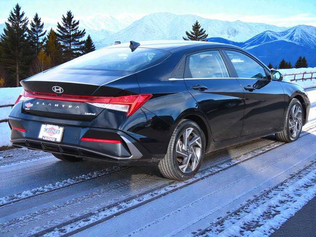 Used 2024 Hyundai Elantra Limited image 4