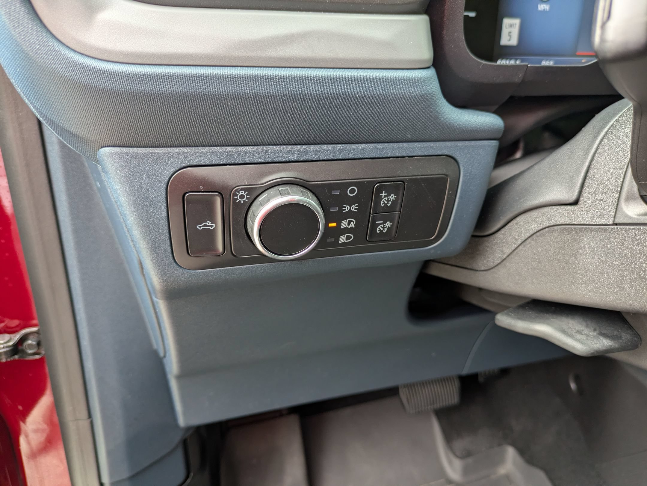 Certified 2025 Ford Maverick Tremor AWD/4WD image 18