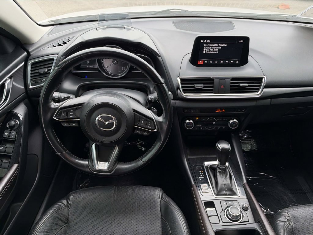 Used 2018 MAZDA MAZDA3 Grand Touring w/ Premium Equipment Package FWD image 11