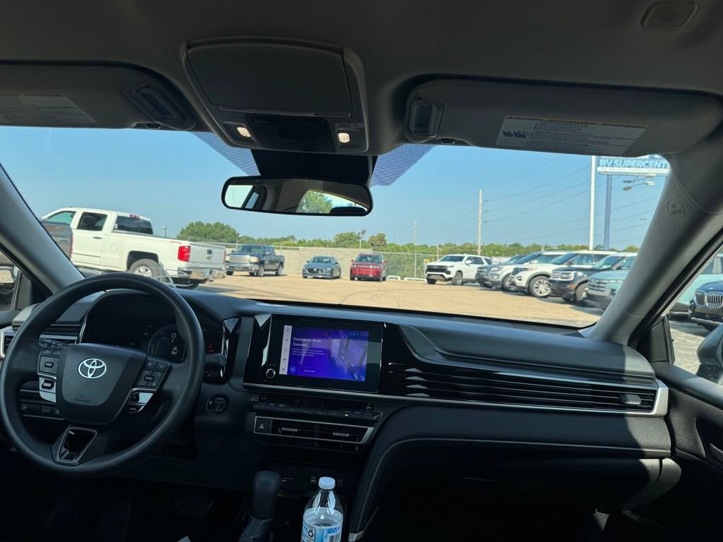 Used 2025 Toyota Camry LE FWD image 10