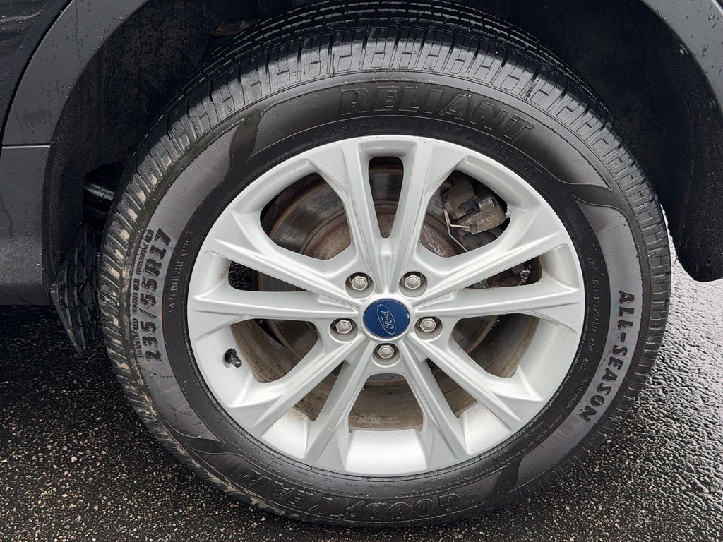 Certified 2019 Ford Escape SE FWD image 41