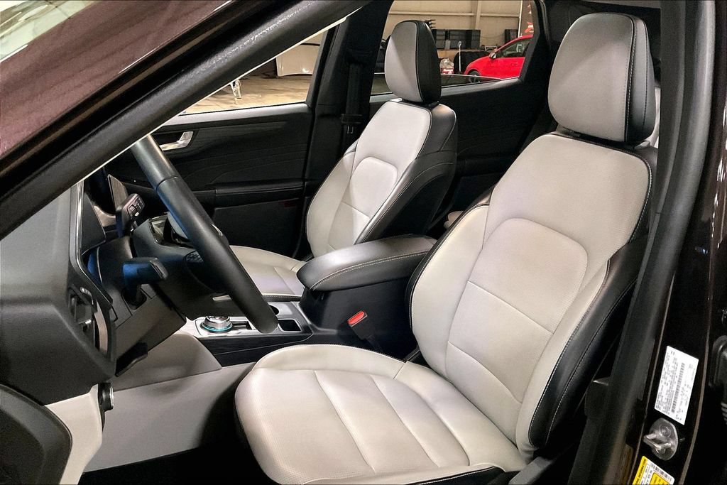 Certified 2023 Ford Escape Platinum AWD/4WD image 24