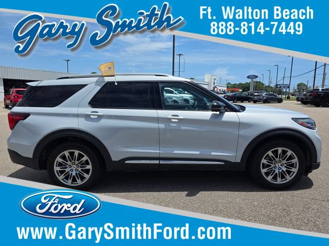 Certified 2025 Ford Explorer Platinum RWD image 1