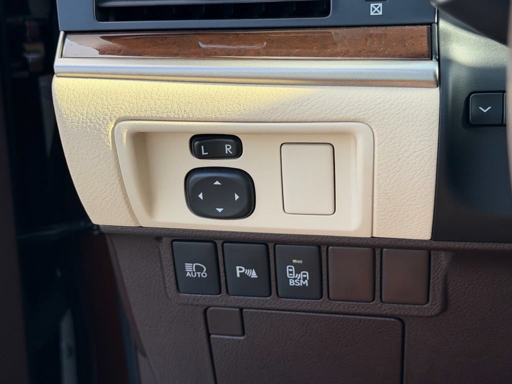 Used 2018 Lexus ES 350 w/ Luxury Package w/Wood Trim FWD image 29
