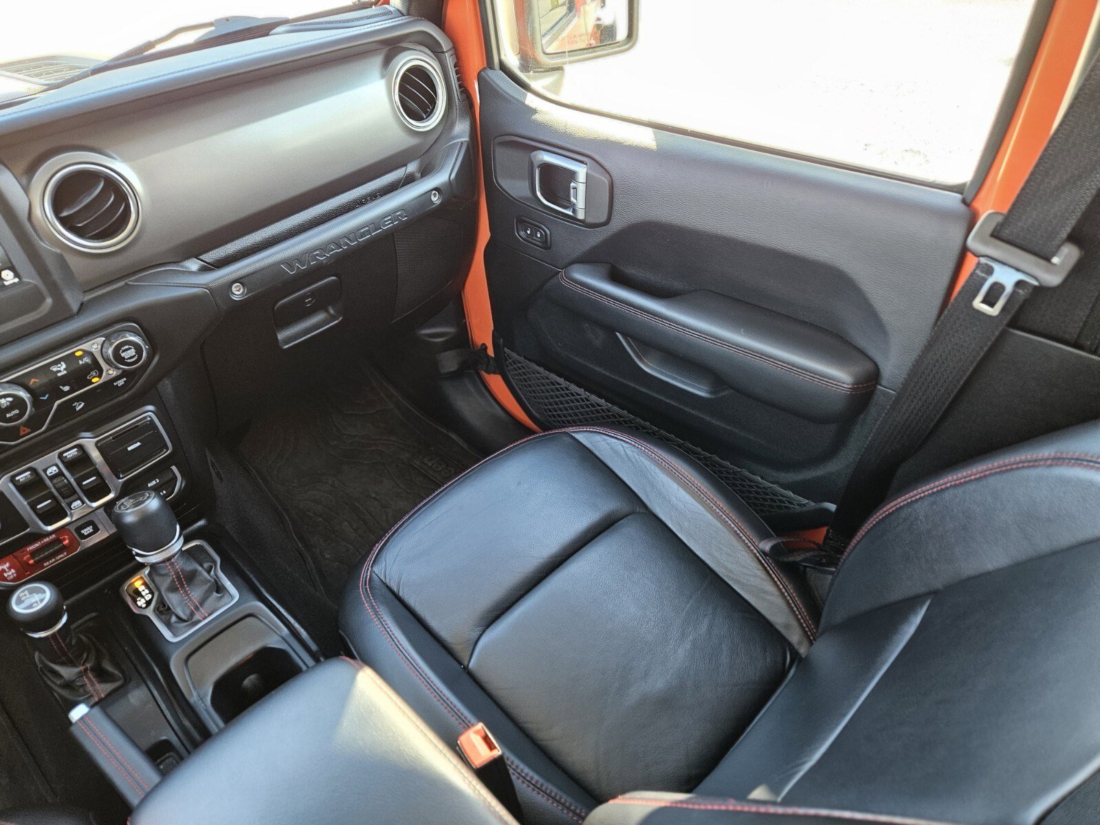 Used 2018 Jeep Wrangler Unlimited Rubicon image 15