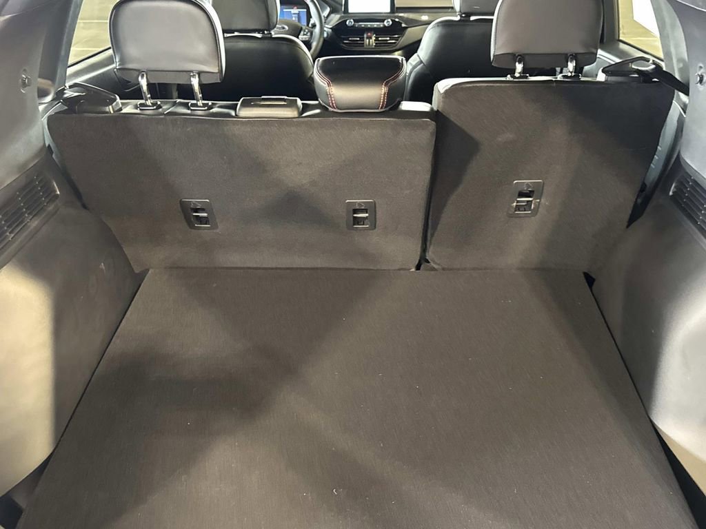 Certified 2025 Ford Escape ST-Line image 8