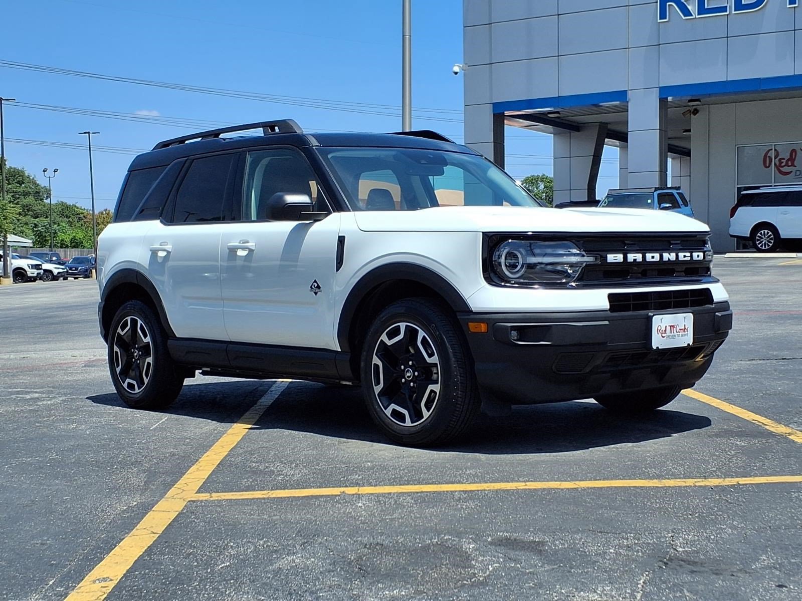 Certified 2023 Ford Bronco Sport Outer Banks w/ Tech Package AWD/4WD image 4