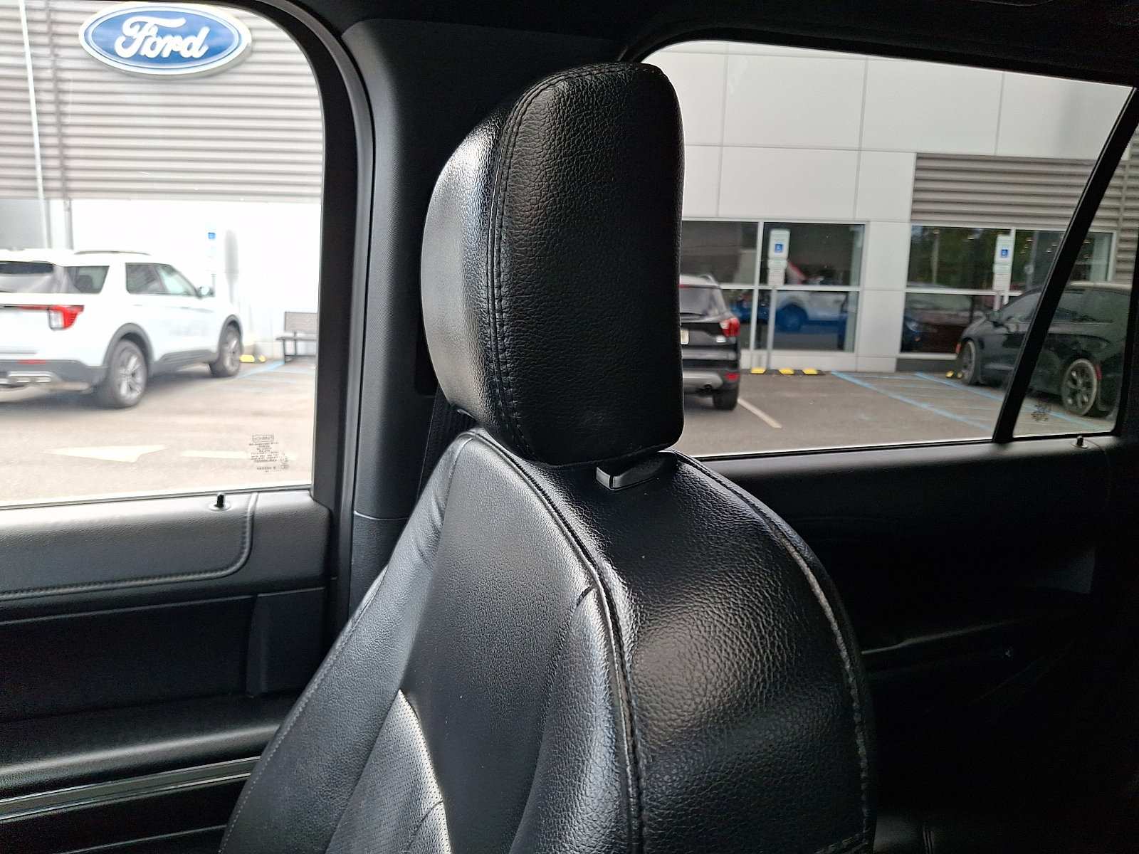 Certified 2020 Ford Expedition XLT w/ Equipment Group 202A AWD/4WD image 17