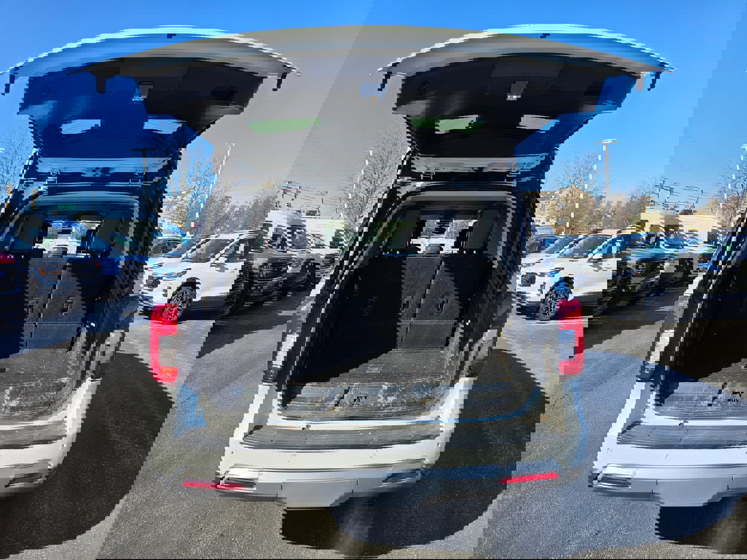 Certified 2022 Ford Expedition XLT image 9