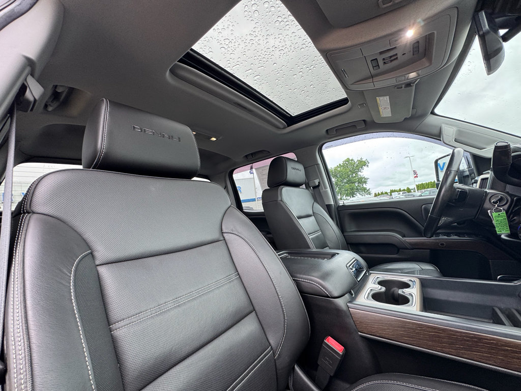Used 2018 GMC Sierra 3500 Denali w/ Duramax Plus Package AWD/4WD image 11