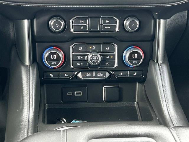 Used 2022 Chevrolet Suburban Z71 image 16