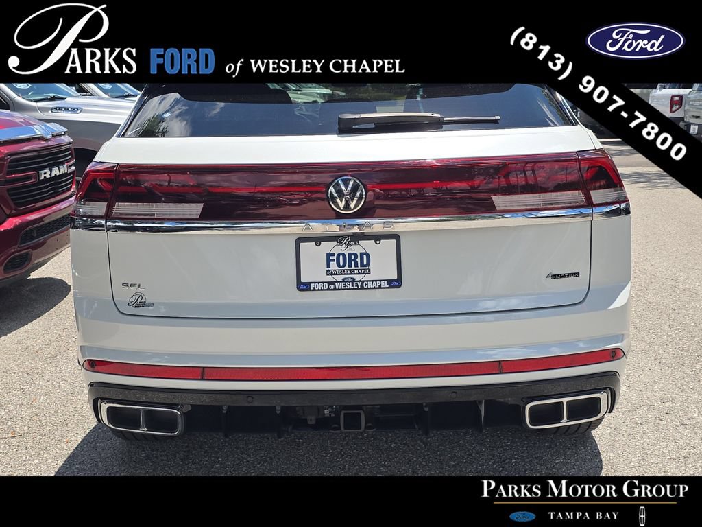 Used 2024 Volkswagen Atlas Cross Sport SEL R-Line AWD/4WD image 5