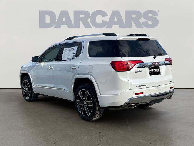Used 2017 GMC Acadia Denali image 2