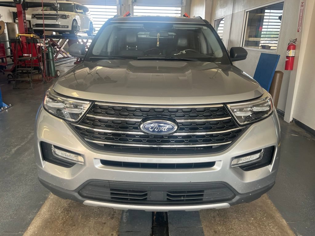 Certified 2021 Ford Explorer XLT w/ Equipment Group 202A AWD/4WD image 14