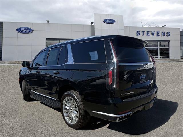 Used 2024 Cadillac Escalade Premium Luxury AWD/4WD image 4
