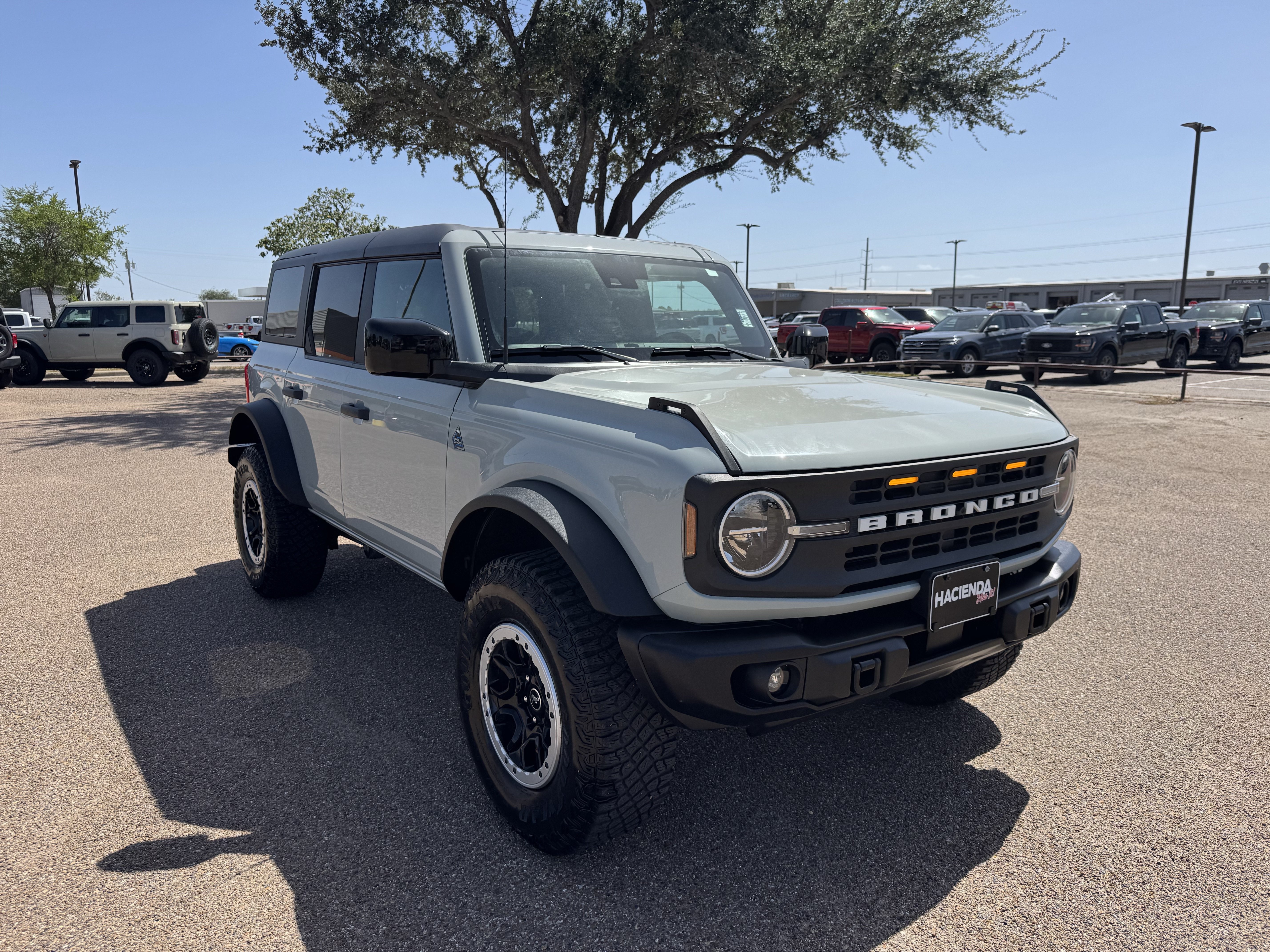 Certified 2024 Ford Bronco Black Diamond w/ Sasquatch Package AWD/4WD image 5