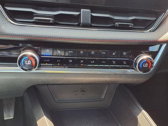 Used 2025 Chevrolet Equinox RS w/ Safety and Technology Package FWD image 7