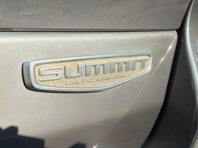 Used 2022 Jeep Grand Cherokee Summit AWD/4WD image 19