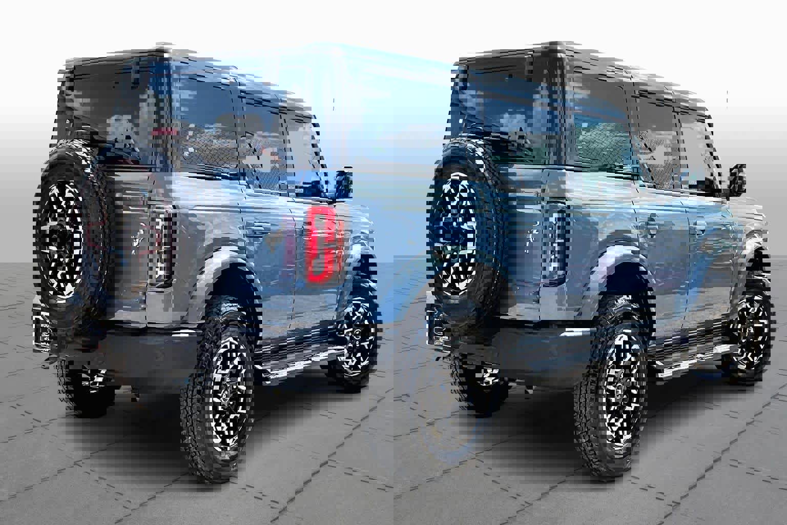 Certified 2025 Ford Bronco Outer Banks image 3