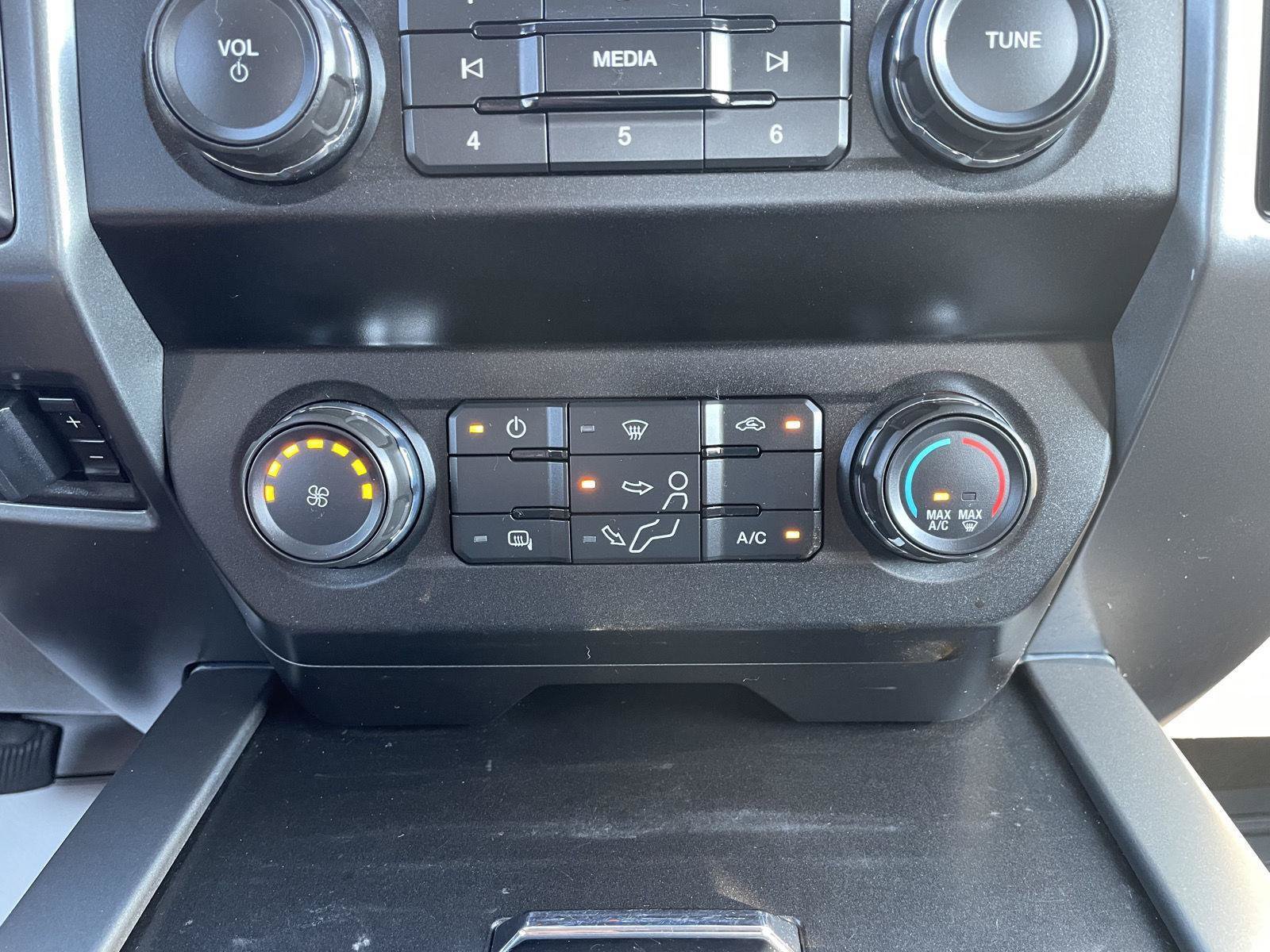 Certified 2020 Ford F250 XLT w/ XLT Value Package RWD image 25