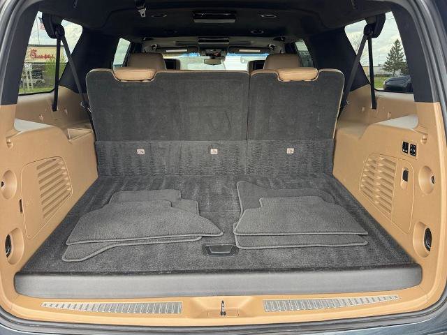 Used 2019 Cadillac Escalade ESV Platinum AWD/4WD image 6