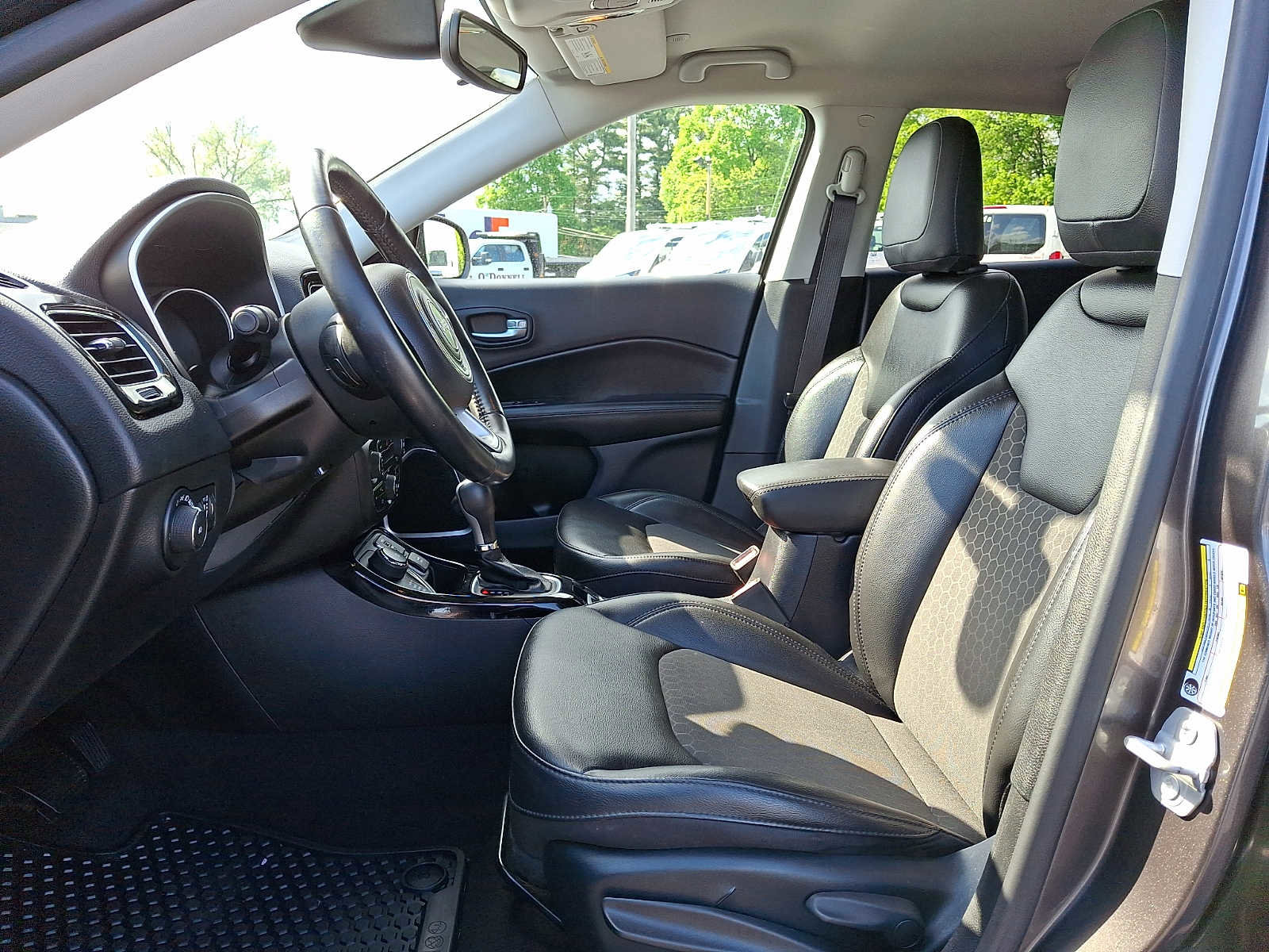 Used 2020 Jeep Compass Latitude AWD/4WD image 13