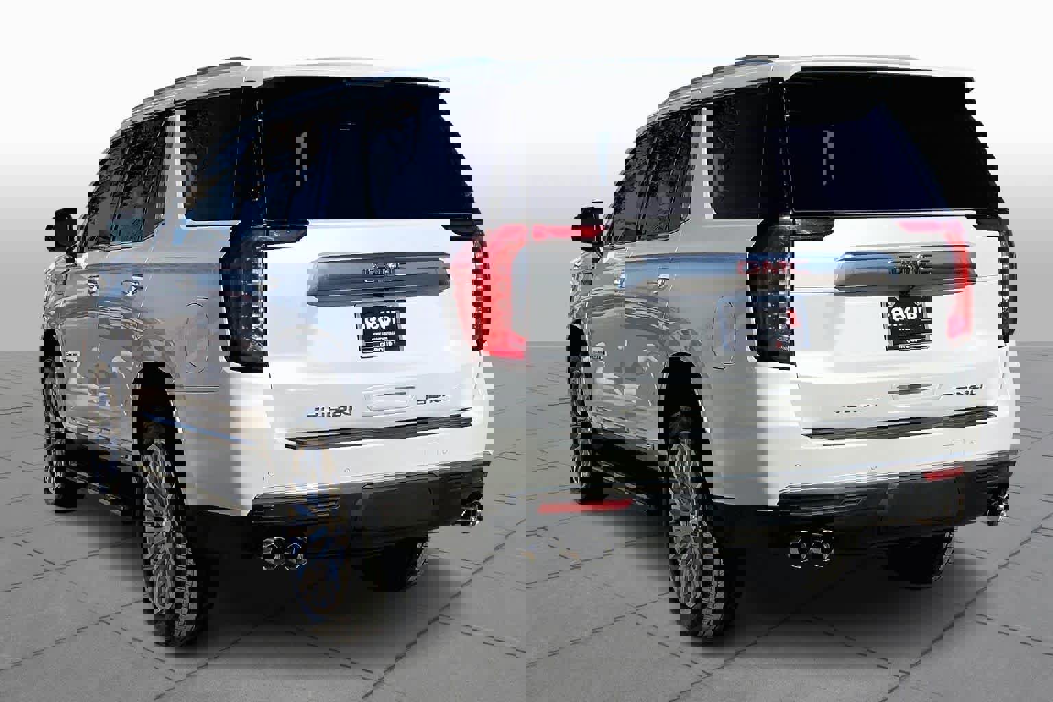 Used 2023 GMC Yukon Denali image 4