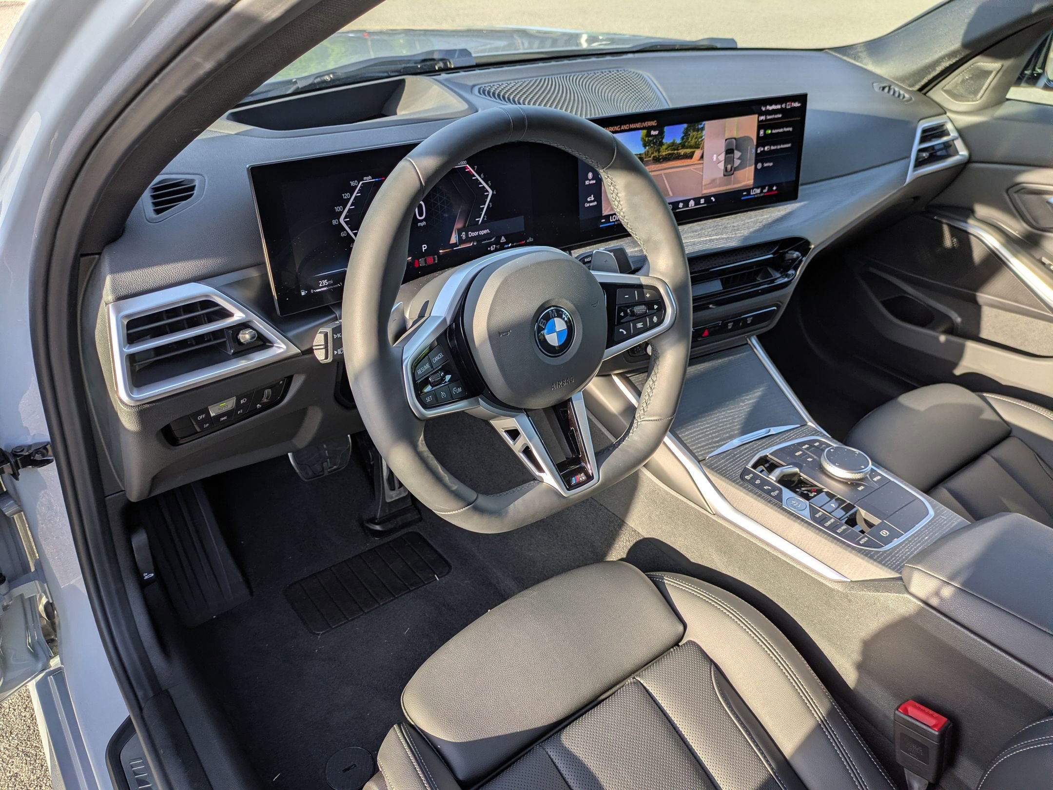 Used 2025 BMW 330i Sedan w/ M Sport Package RWD image 14